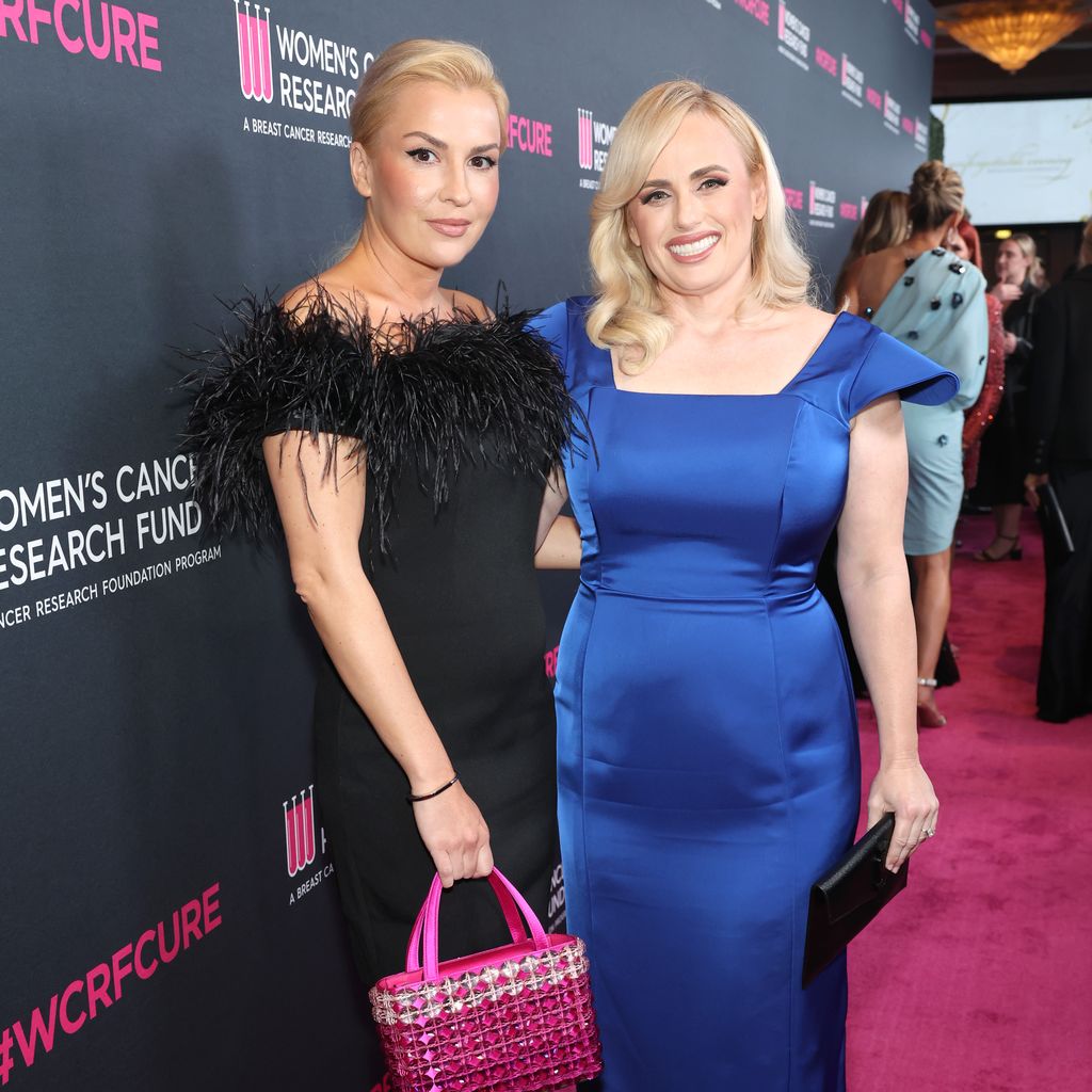 Ramona Agruma und Rebel Wilson