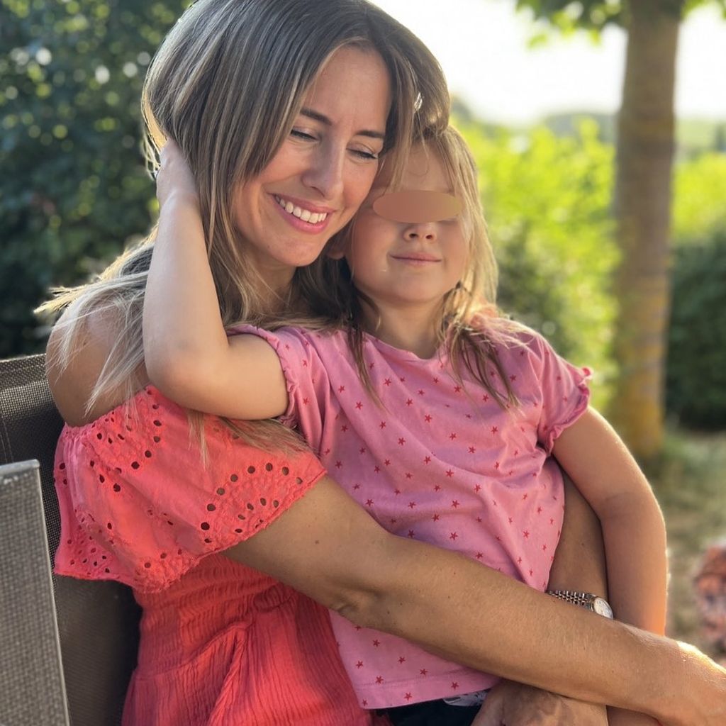 Ramona Stöckli mit ihrer Tochter