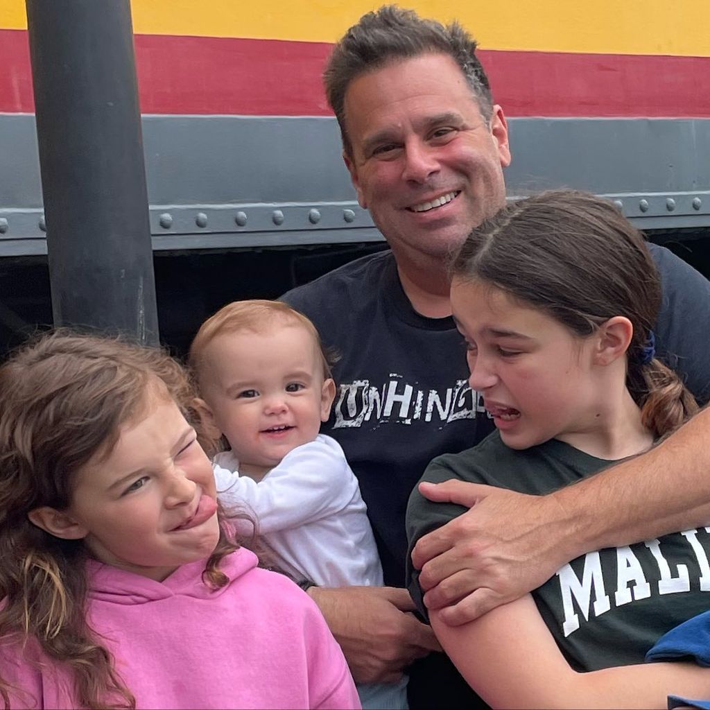 Randall Emmett und seine drei Kinder Rylee, Ocean und London