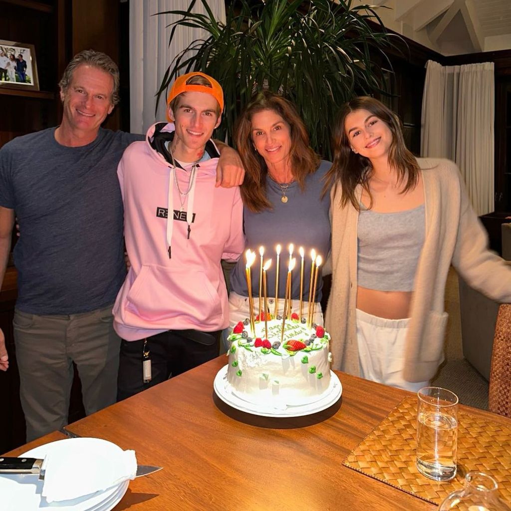 Rande Gerber, Presley Gerber, Cindy Crawford und Kaia Gerber im Februar 2023