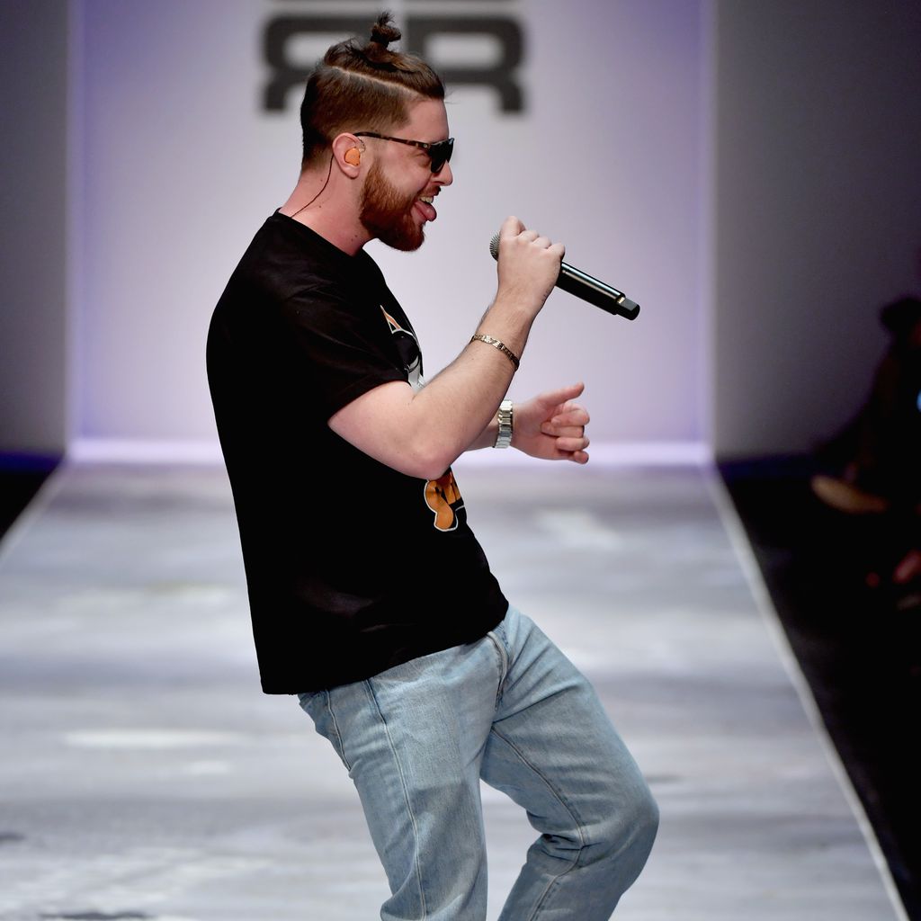 Rapper Bausa bei der Riani Fashion Show in Berlin, Januar 2018