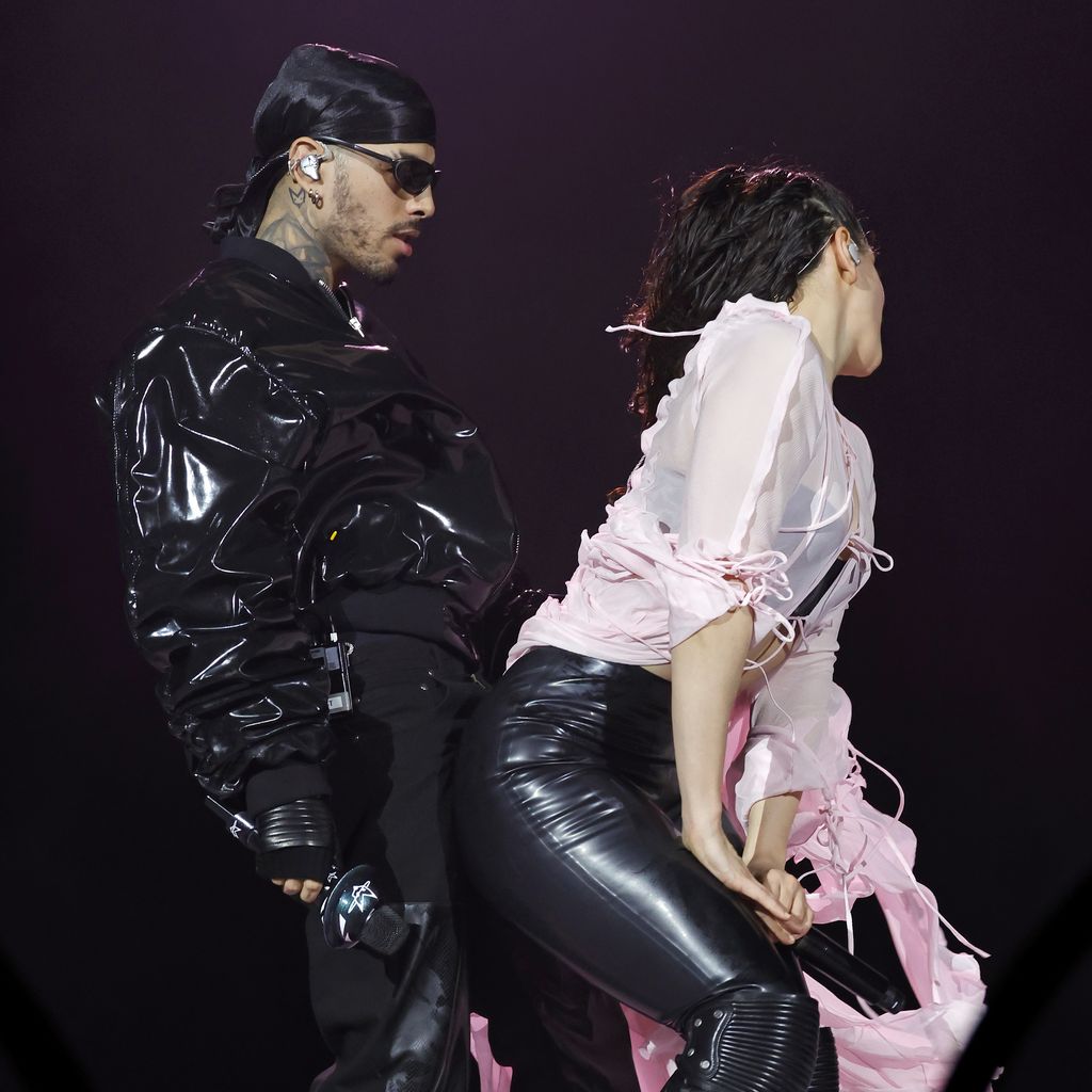Rauw Alejandro und Rosalía beim Coachella im April 2023