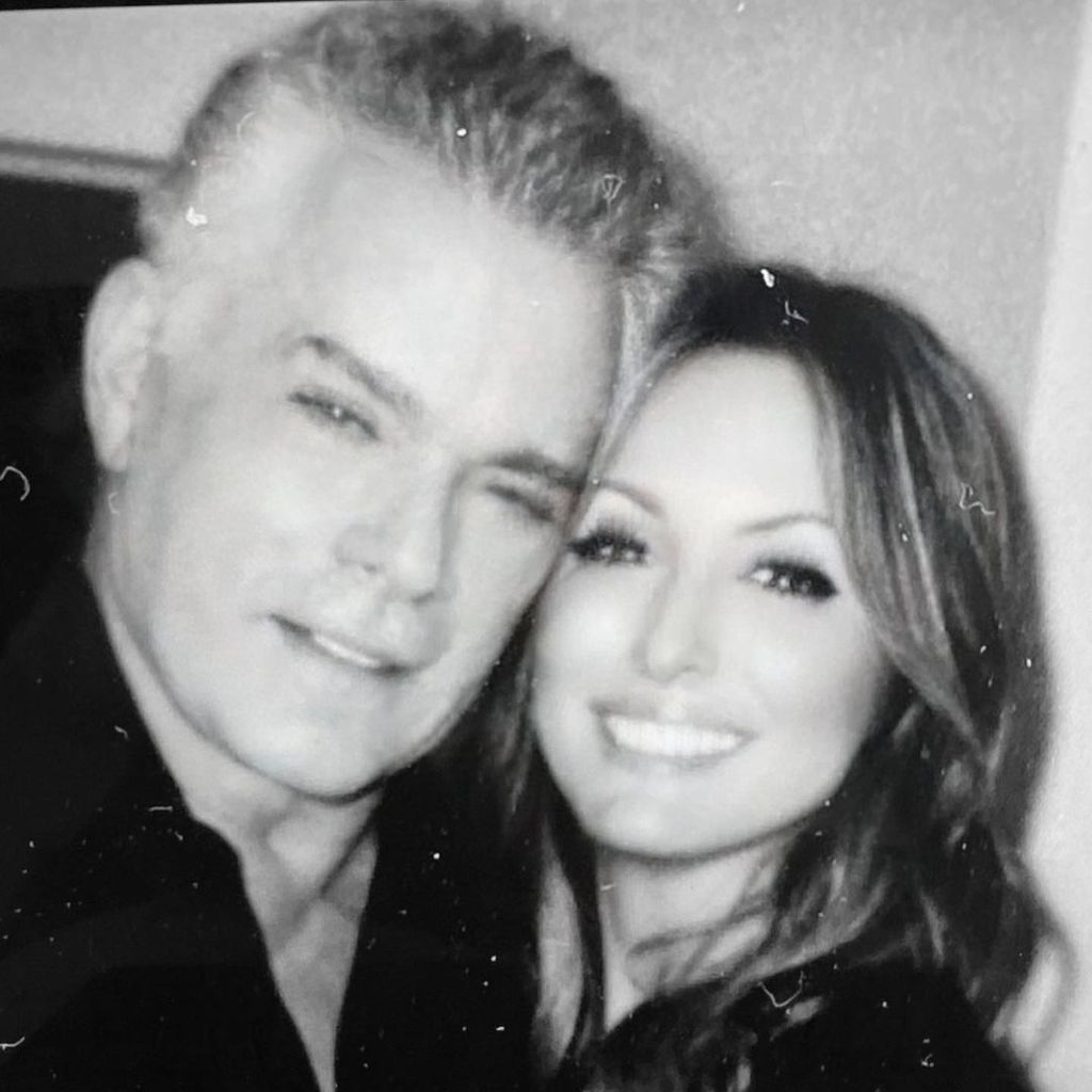 Ray Liotta und seine Verlobte Jacy Nittolo an Thanksgiving im Jahr 2019