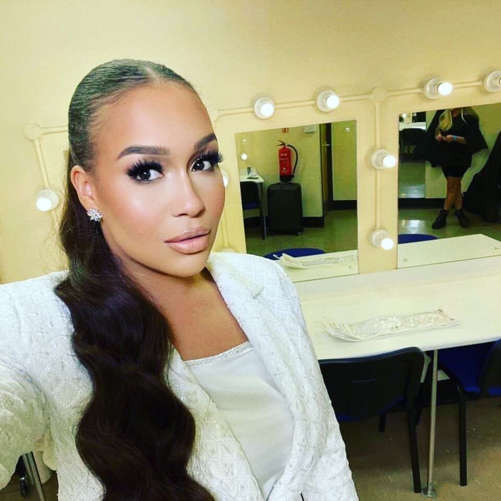 Rebecca Ferguson, Sängerin