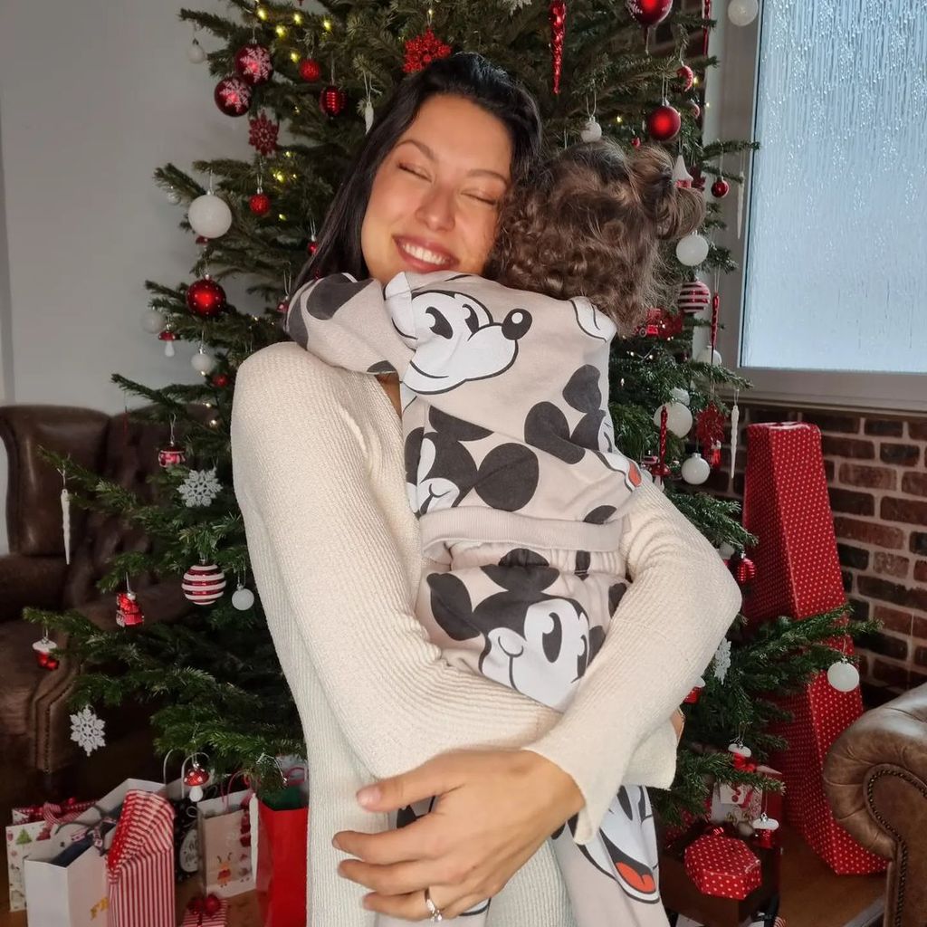 Rebecca Mir und ihr Sohn, Dezember 2022