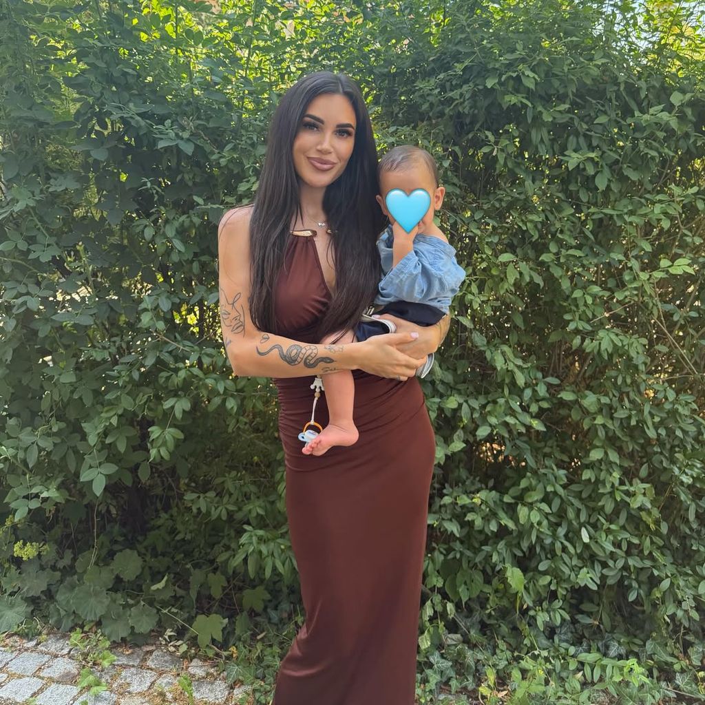 Rebecca Ries mit ihrem Sohn Malik, Juni 2026