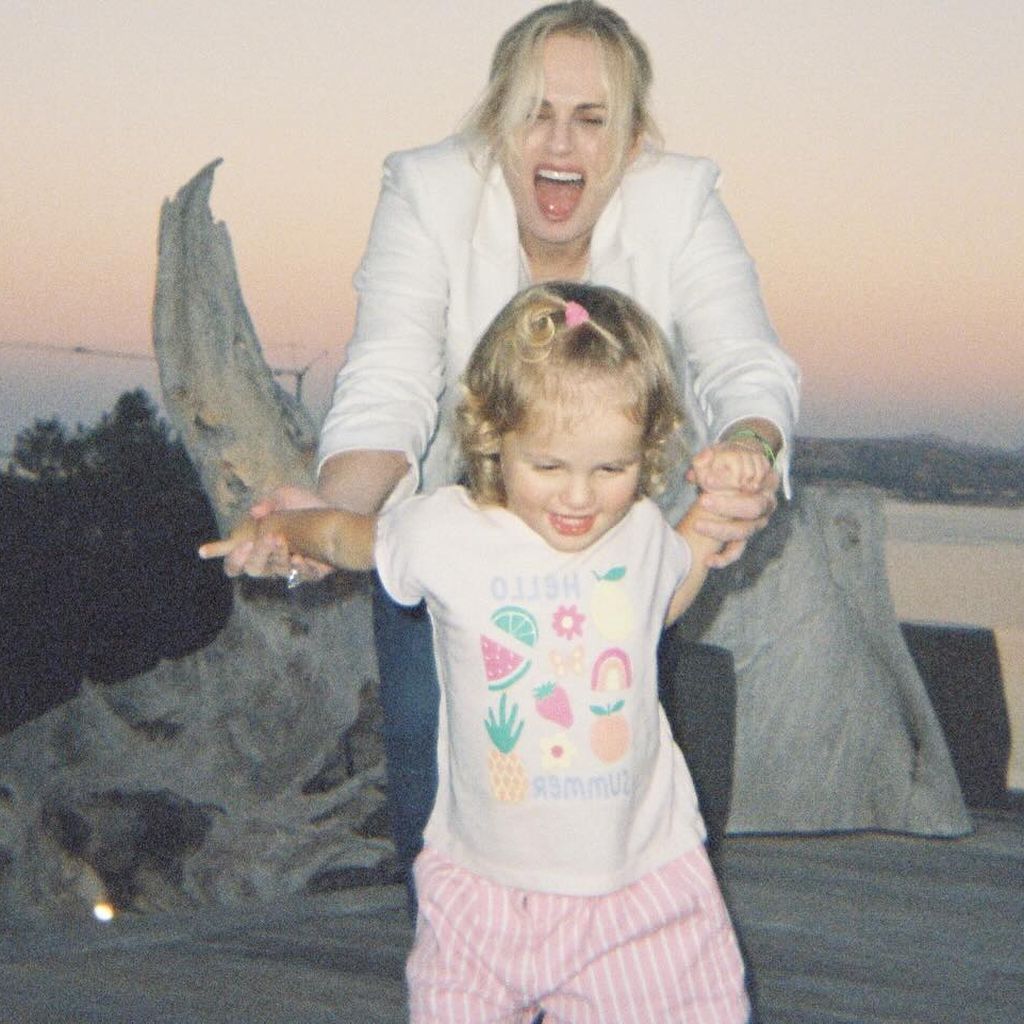Rebel Wilson mit ihrer Tochter Royce