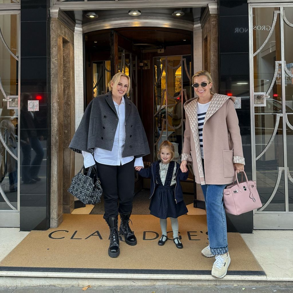 Rebel Wilson und Ramona Agruma mit ihrer Tochter Royce, September 2025