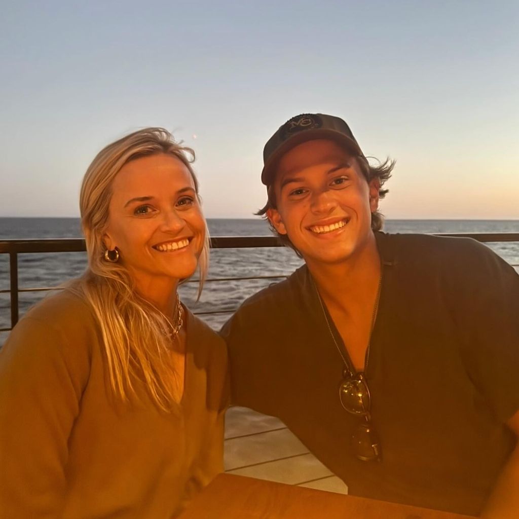 Reese Witherspoon mit ihrem Sohn Deacon, 2024