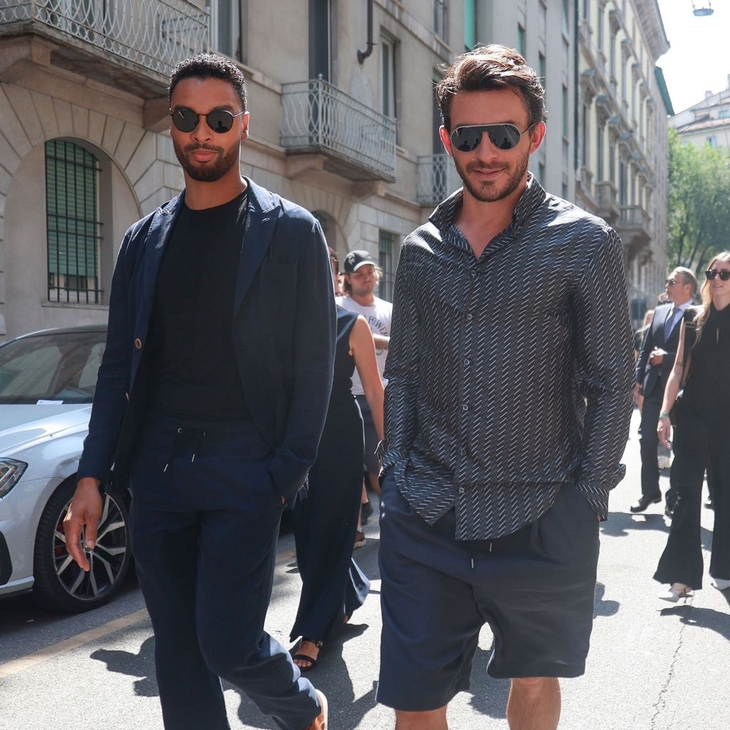 Regé-Jean Page mit Jonathan Bailey in Mailand
