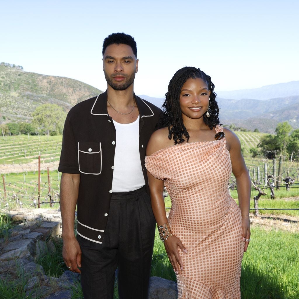Regé-Jean Page und Halle Bailey beim Photocall zu "You, Me & Tuscany", März 2026