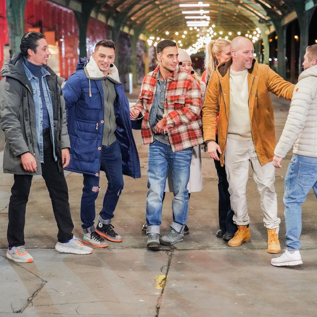 René Casselly, Zsolt Sandor Cseke, Timur Ülker, Ben Blümel und Joey Heindle bei "Die Passion"