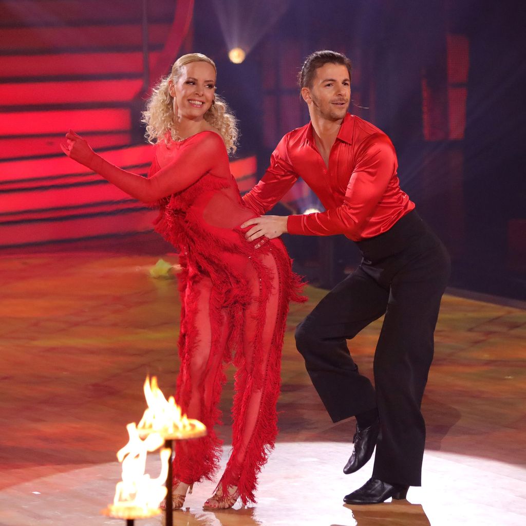 Riccardo Basile und Isabel Edvardsson in der vierten Show bei "Let's Dance"