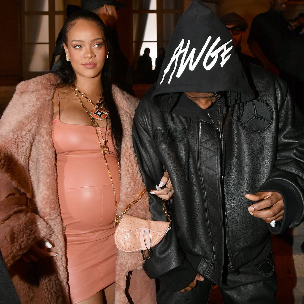 Bei der Paris Fashion Week: Rihanna und Asap Rocky beim Off-White Womenswear Fall/Winter 2022/23 Defilé
