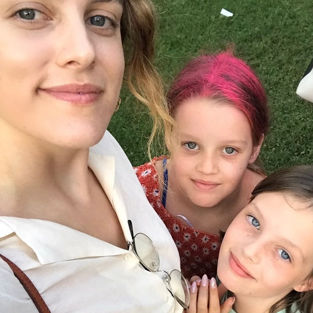 Schauspielerin Riley Keough mit ihren Schwestern Harper und Finley Lockwood