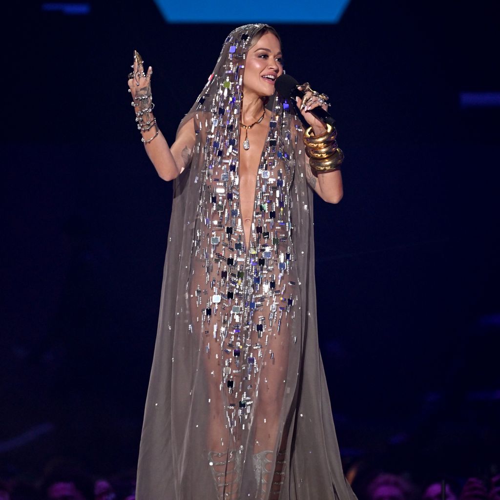 Rita Ora bei den EMAs im Novemer 2024