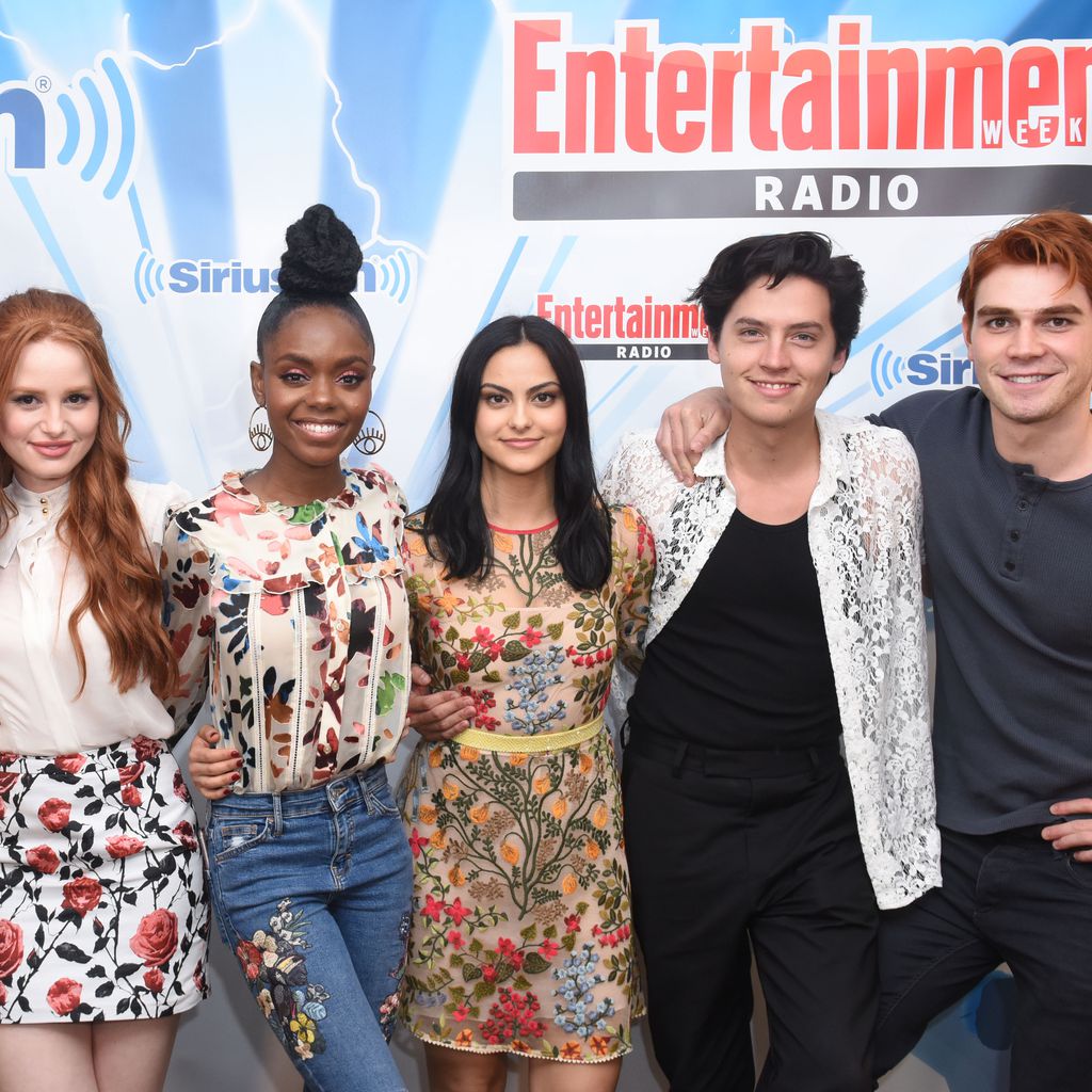 Lili Reinhart, Casey Cott, Madelaine Petsch, Ashleigh Murray, Camila Mendes, Cole Sprouse & KJ Apa