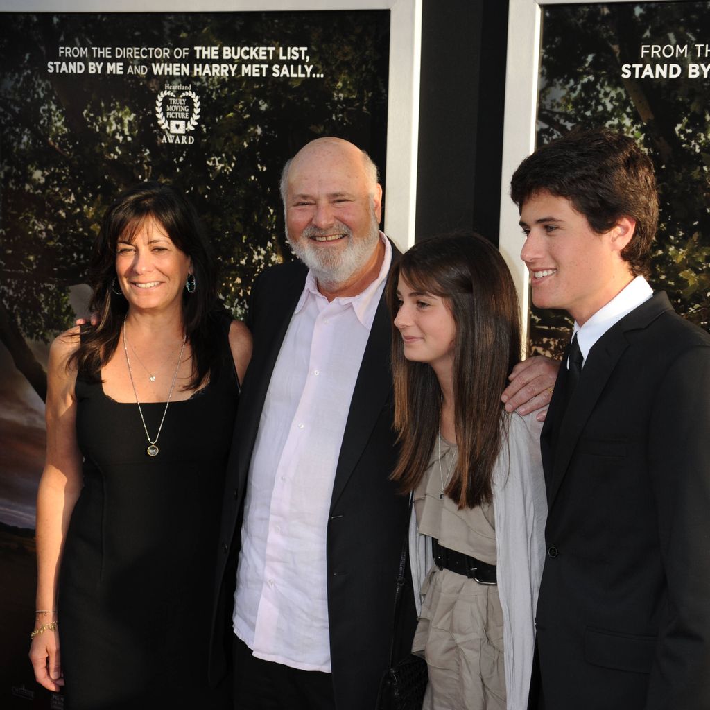 Rob Reiner mit Ehefrau Michele und ihren Kindern Romy und Nick bei der Premiere von "Flipped" in Hollywood, 2010