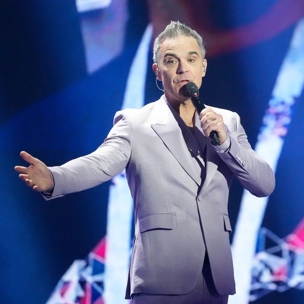 Robbie Williams performt bei der Auslosung der Fußball-WM 2026 im Kennedy Center in Washington D.C., Dezember 2025