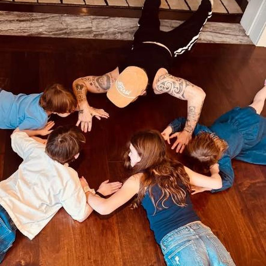 Robbie Williams und seine vier Kinder, April 2025
