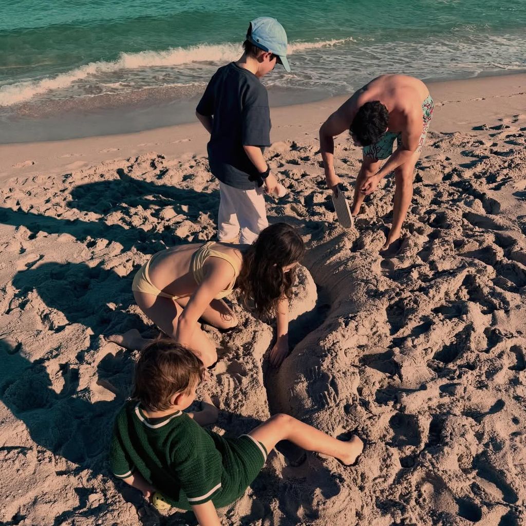 Robbie Williams Kinder am Stand, Februar 2026