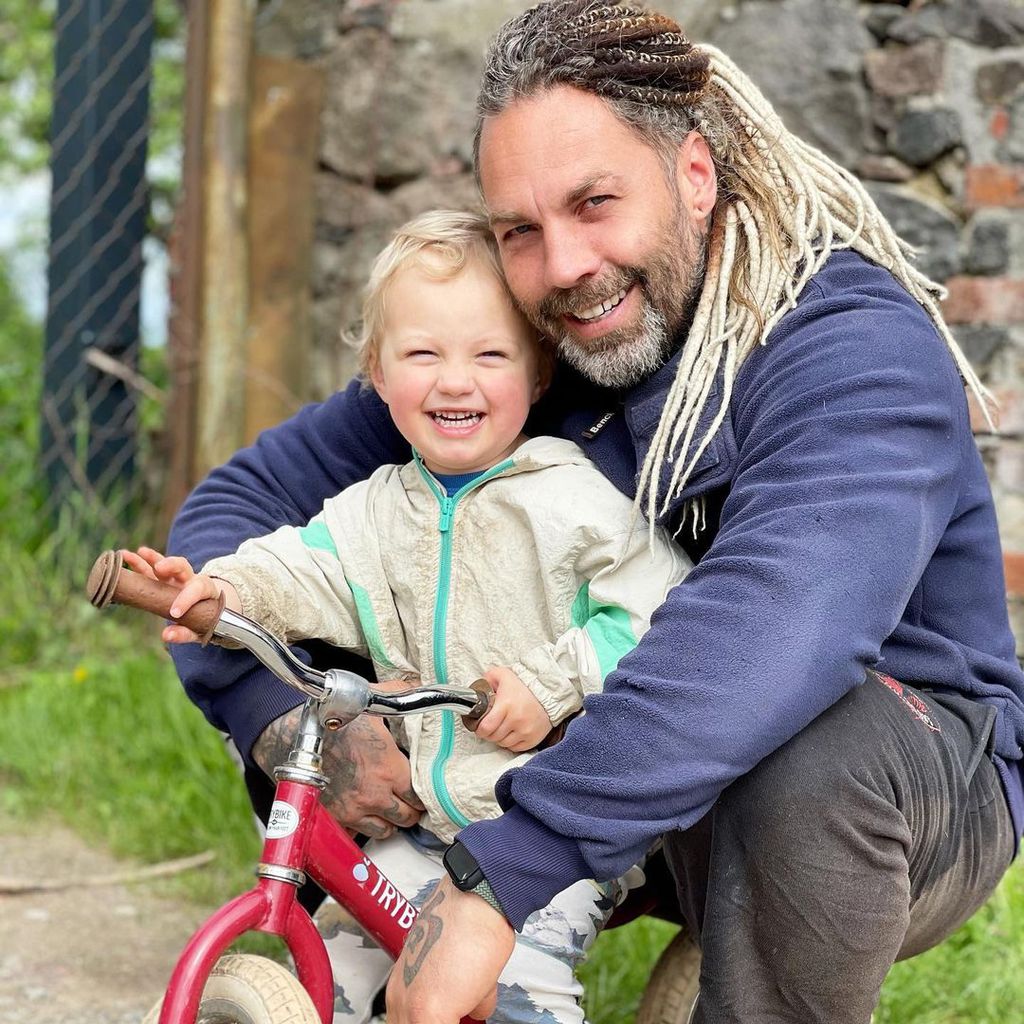 Robert Dallmann mit seinem Sohn