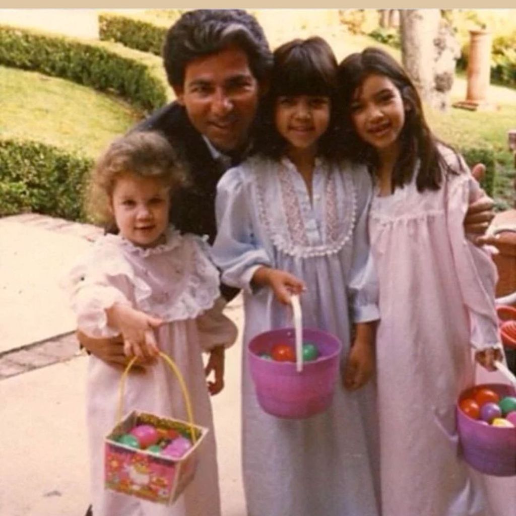 Robert Kardashian Sr. mit seinen Kindern Khloé, Kourtney und Kim