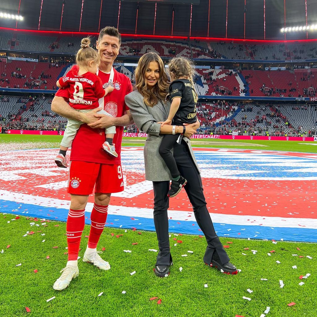 Robert Lewandowski, Anna Lewandowska und ihre Töchter