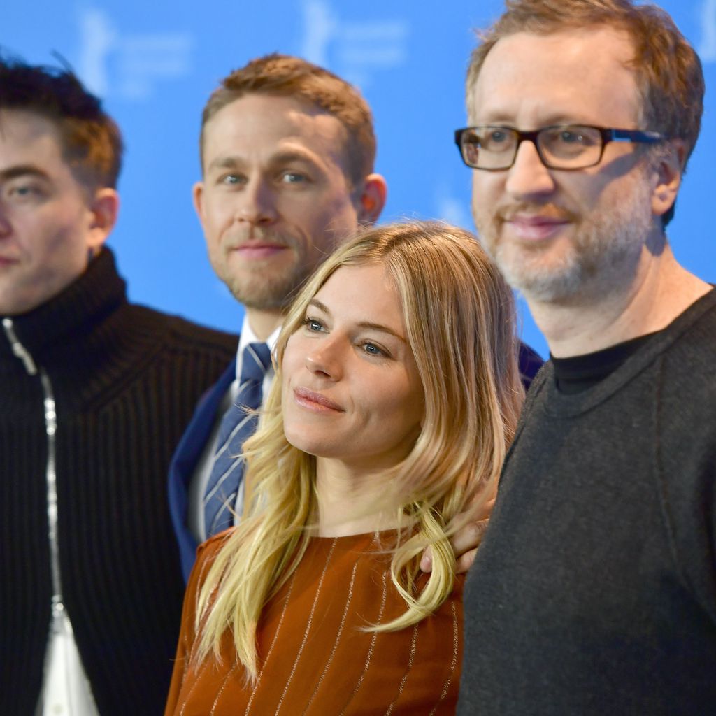 Robert Pattinson, Charlie Hunnam, Sienna Miller und James Gray bei der Berlinale 2017