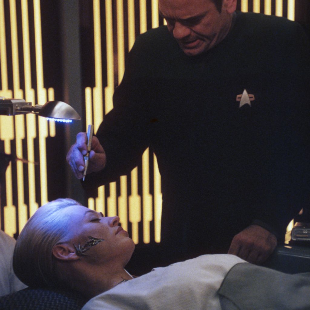 Robert Picardo und Jeri Ryan in der Sci-Fi-Fernsehserie "Star Trek: Voyager".