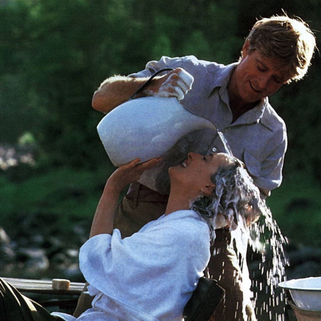 Robert Redford und Meryl Streep in der ikonischen Haarwasch-Szene in "Jenseits von Afrika"