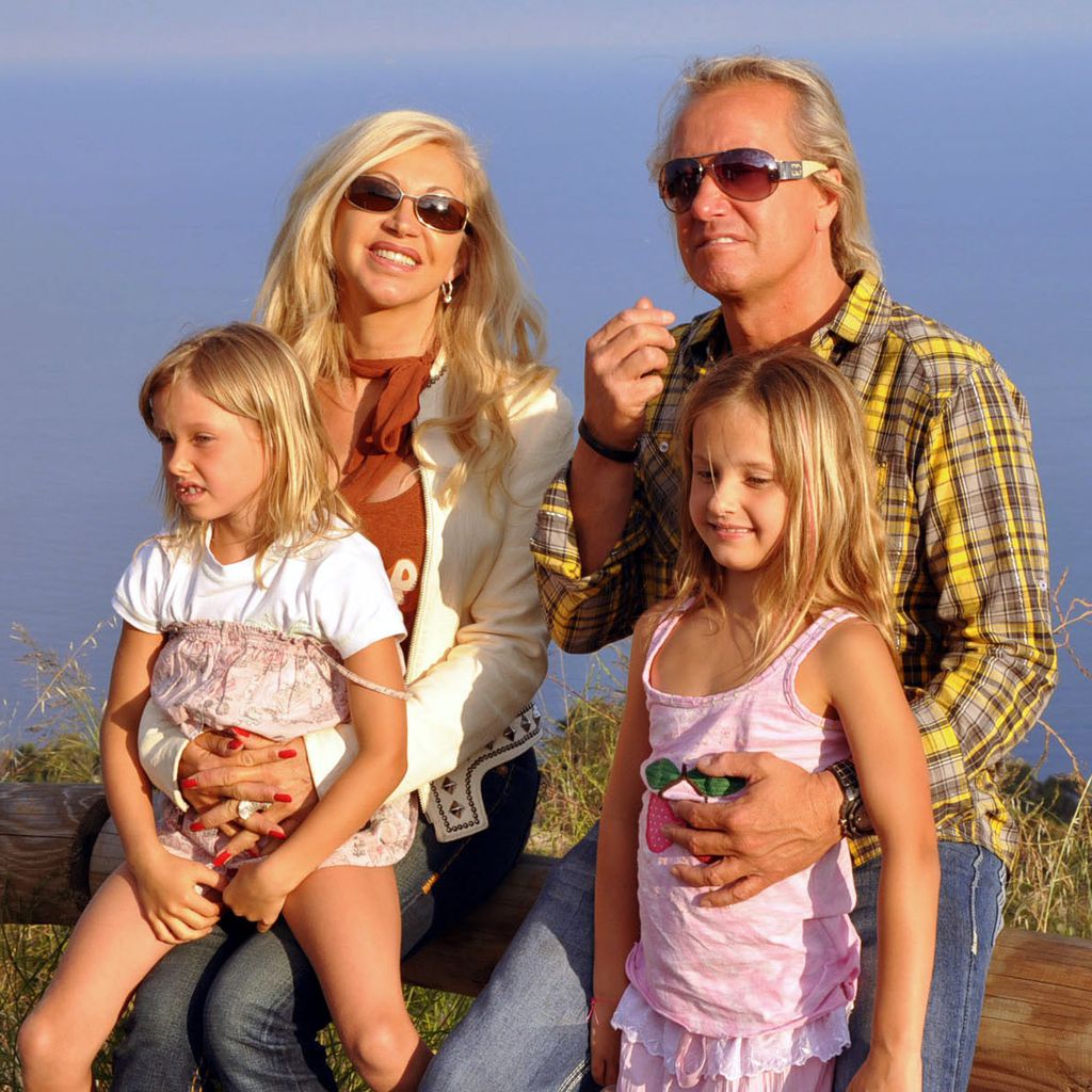 Robert und Carmen Geiss mit ihren Töchtern Davina und Shania in Monaco 2011