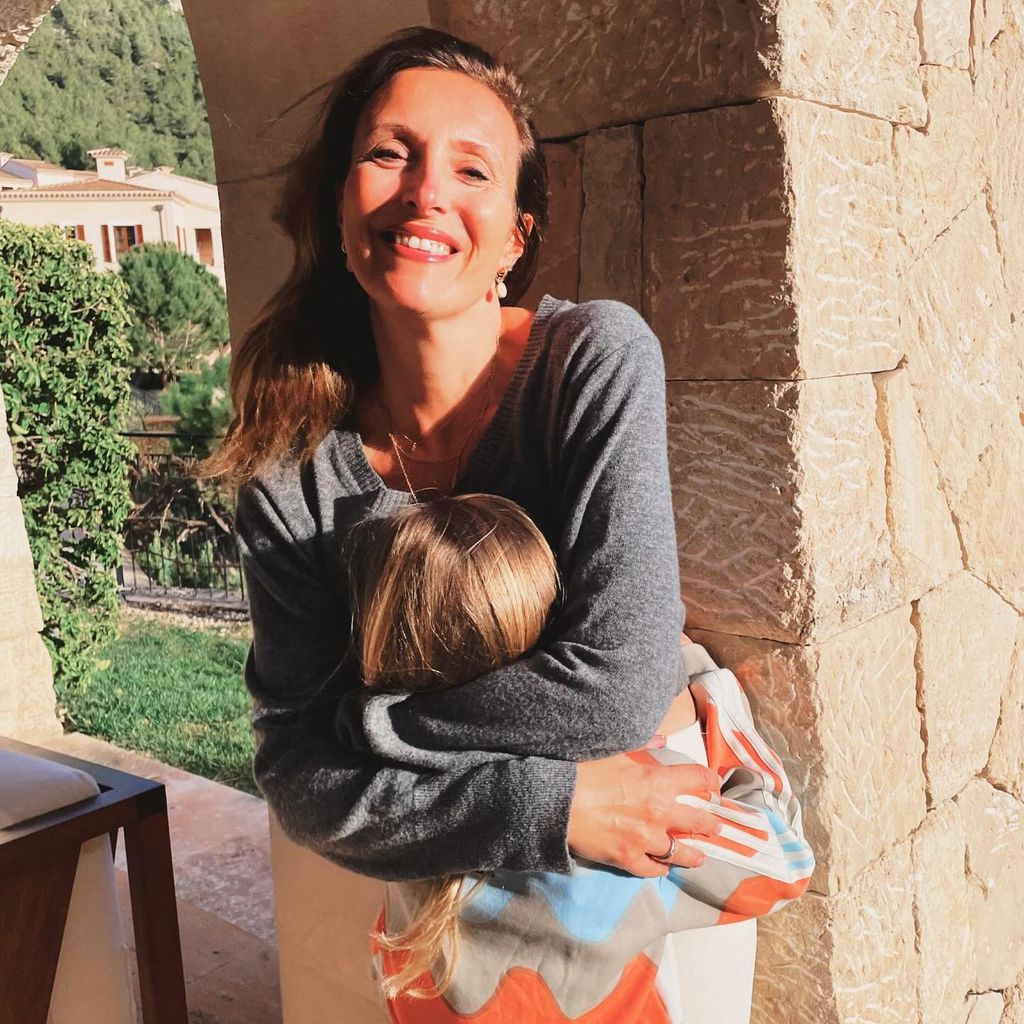 Roberta Bieling mit ihrer Tochter Nenna, März 2024