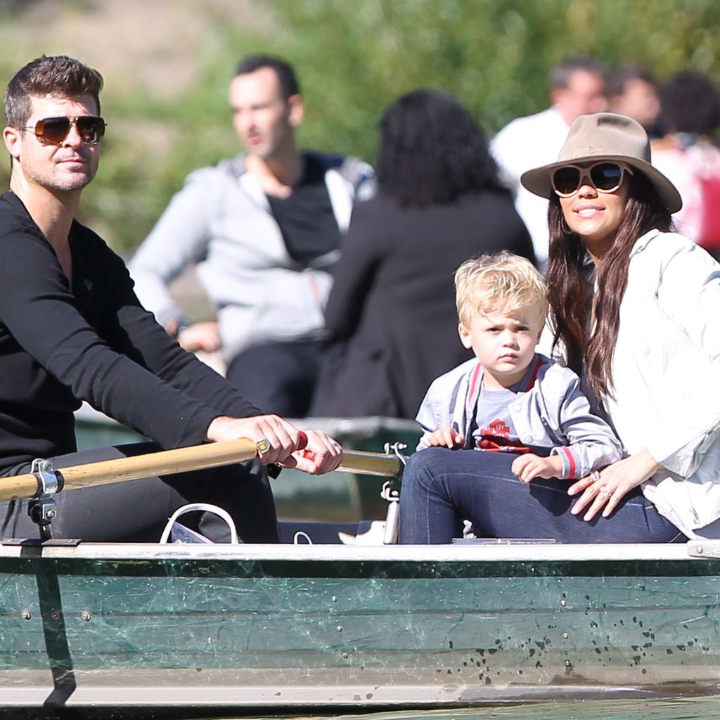 Robin Thicke, Paula Patton und ihr Sohn Julian beim Rudern
