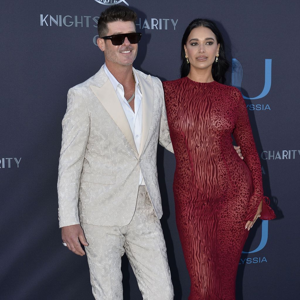 Robin Thicke mit seiner Freundin April Love Geary in Cannes 2024