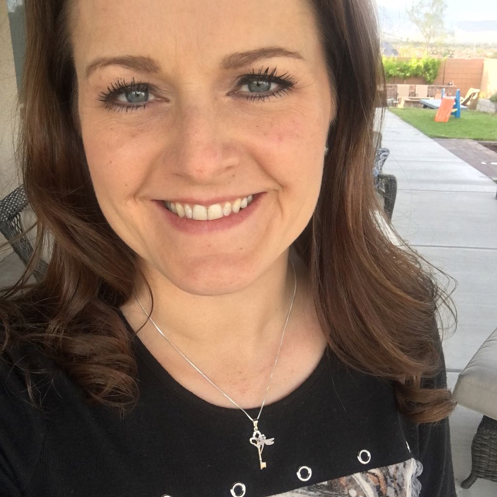 Robyn Brown, TV-Sternchen