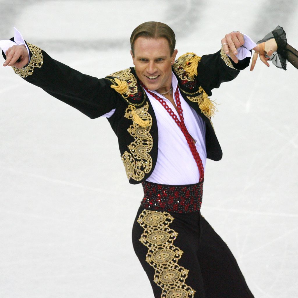 Roman Kostomarow, Eiskunstläufer