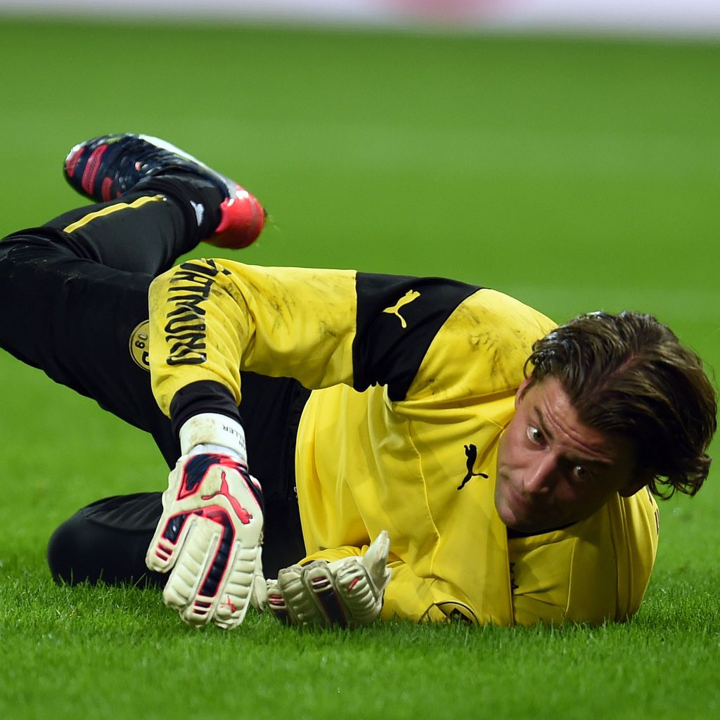 Roman Weidenfeller beim Fußball-Spiel gegen Bayer 04 Leverkusen 2015 in Leverkusen
