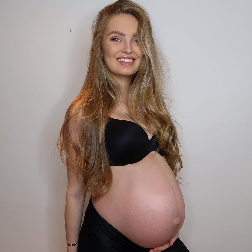 Model Romee Strijd kurz vor der Geburt