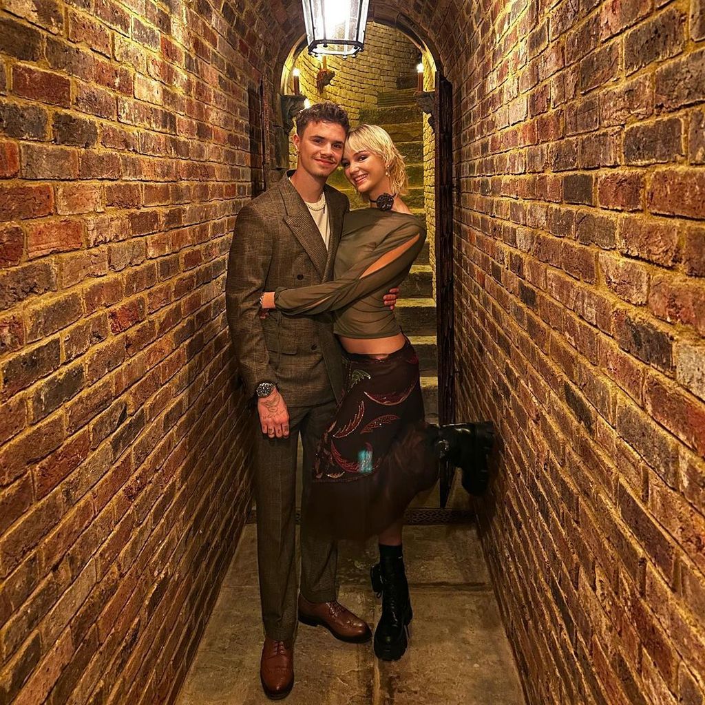 Romeo Beckham mit seiner Freundin Mia Rega