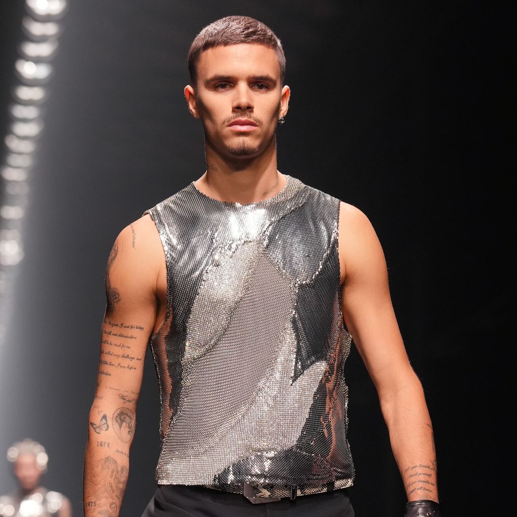 Romeo Beckham bei der Milan Fashion Week im Februar 2025