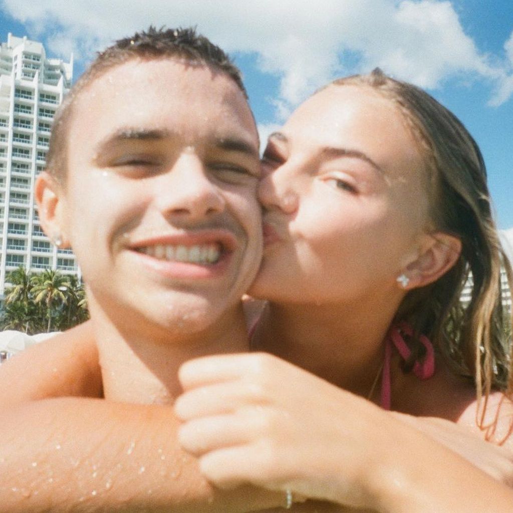 Romeo Beckham und Mia Regan im November 2021