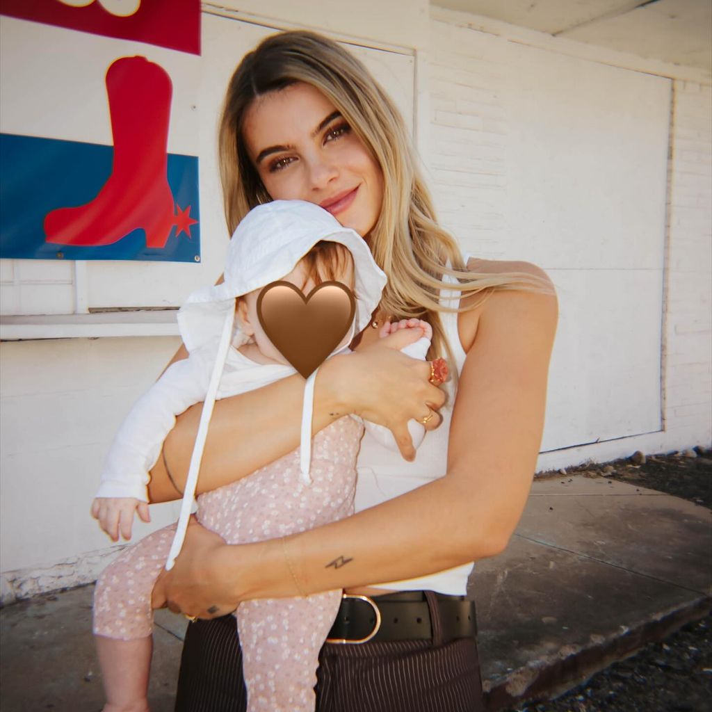 Romina Palm mit ihrer Tochter Hazel, November 2025