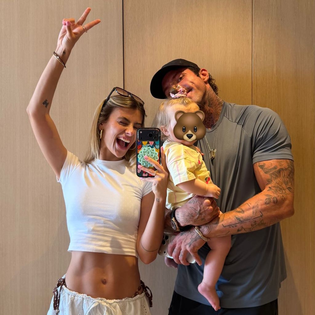 Romina Palm und Christian Wolf mit ihrer Tochter Hazel, Juni 2026