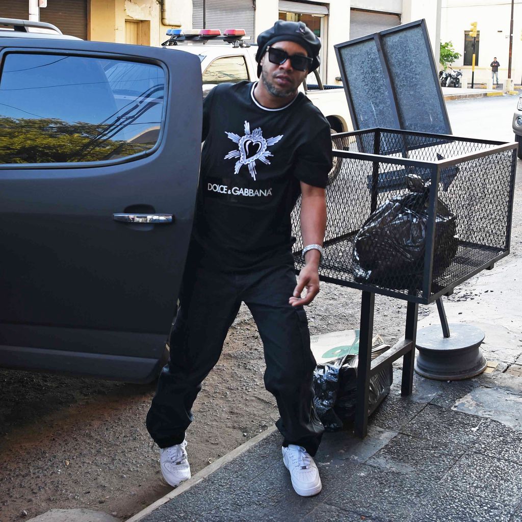 Ronaldinho auf dem Weg zu seiner Anhörung in Asunción
