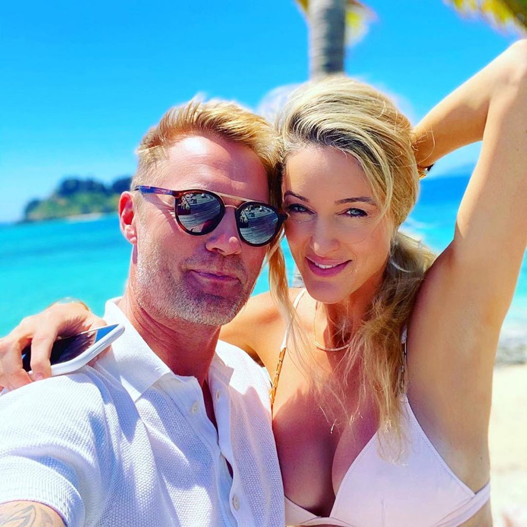 Ronan und Storm Keating auf der Insel Vomo, Fidschi