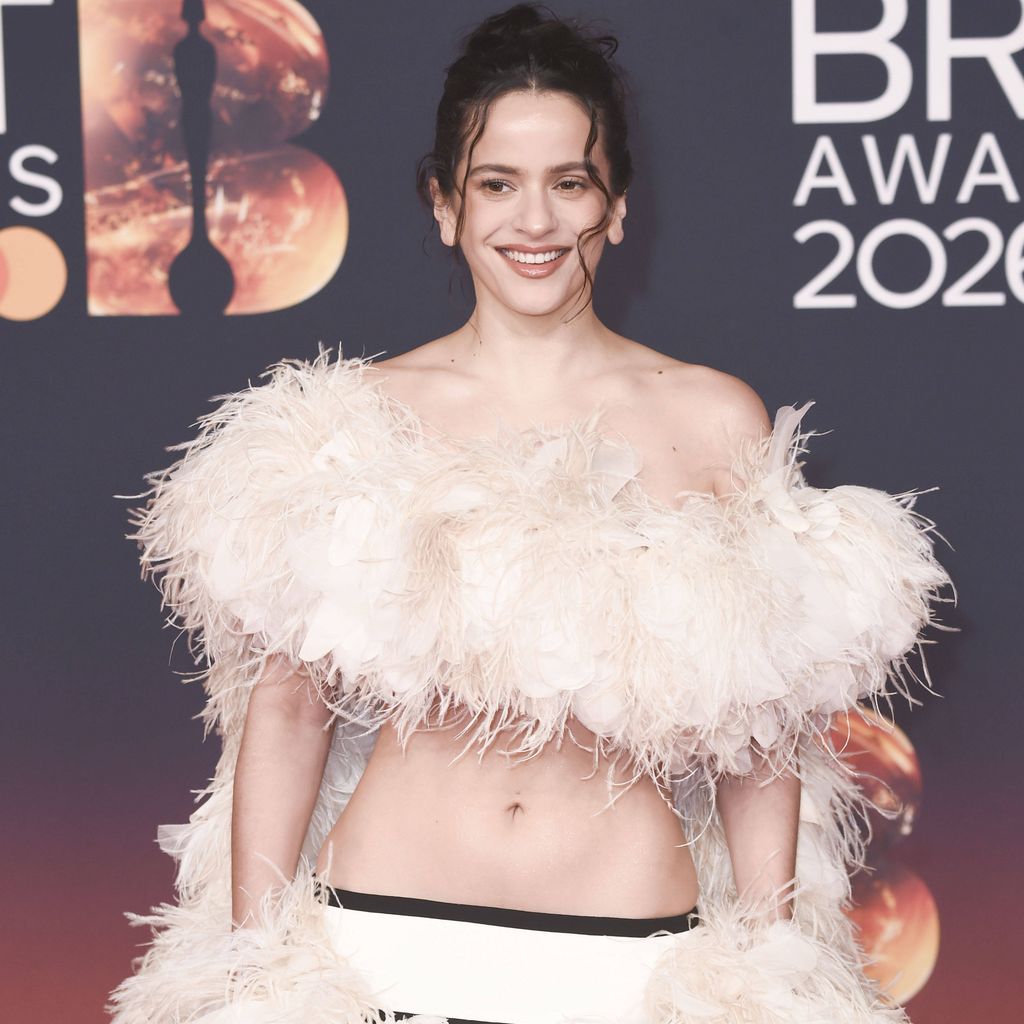 Bei den BRIT Awards 2026 in Manchester: Rosalia auf dem roten Teppich