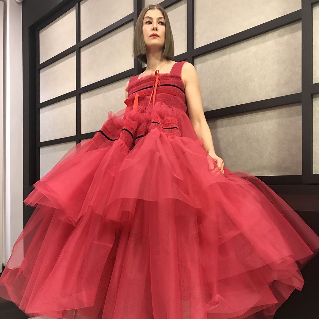 Rosamund Pike bei den Golden Globes im Februar 2021