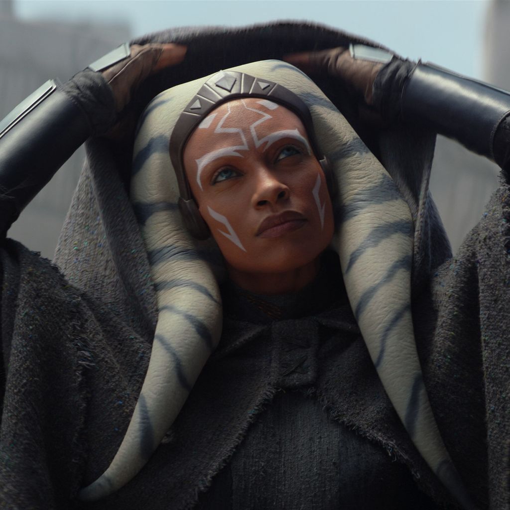 Rosario Dawson als Ahsoka Tano in der serie "Star Wars: Ahsoka"