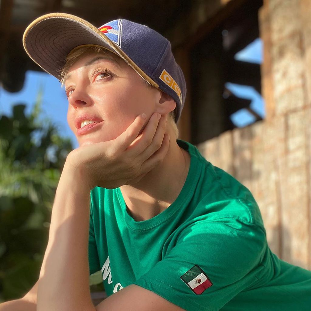 Rose McGowan mit Basecap August 2020